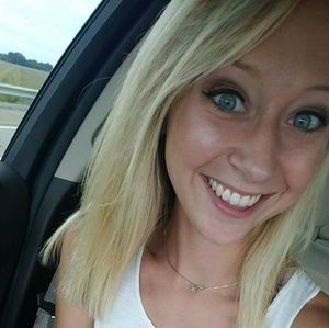 Meet your Posher, Kaylie