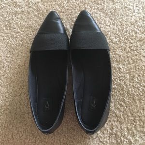 Simply Vera Wang Black Flats
