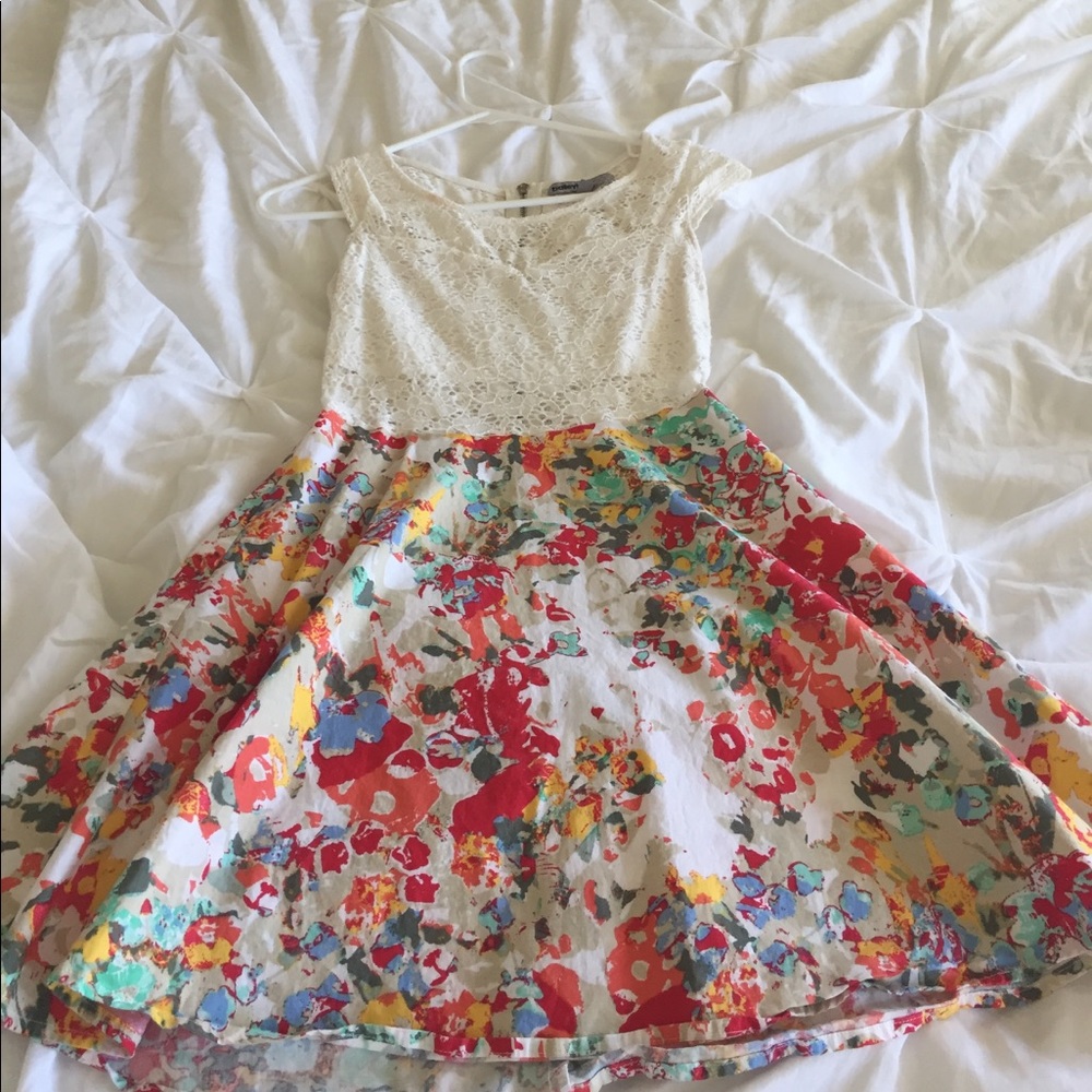 Dress - Picture 1 of 4