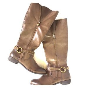 VERY VOLATILE 8.5 women's brown zip up boots