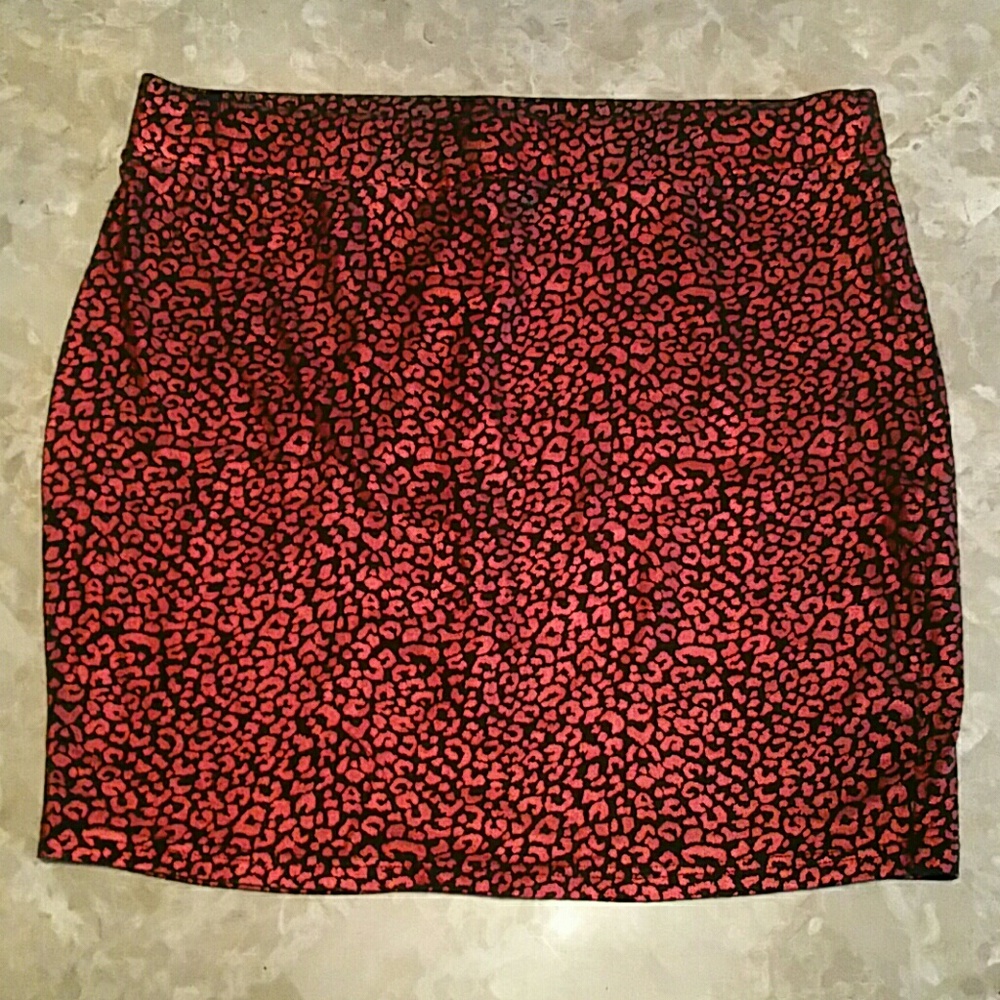Black and red pencil skirt