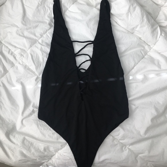 Indah black one piece - Picture 2 of 3