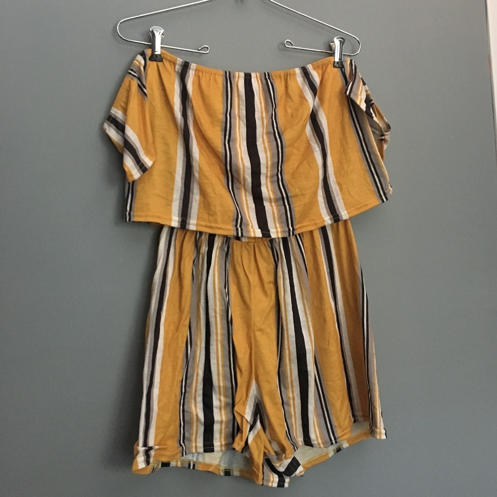 ✨cute romper!👗✨ Brand New!