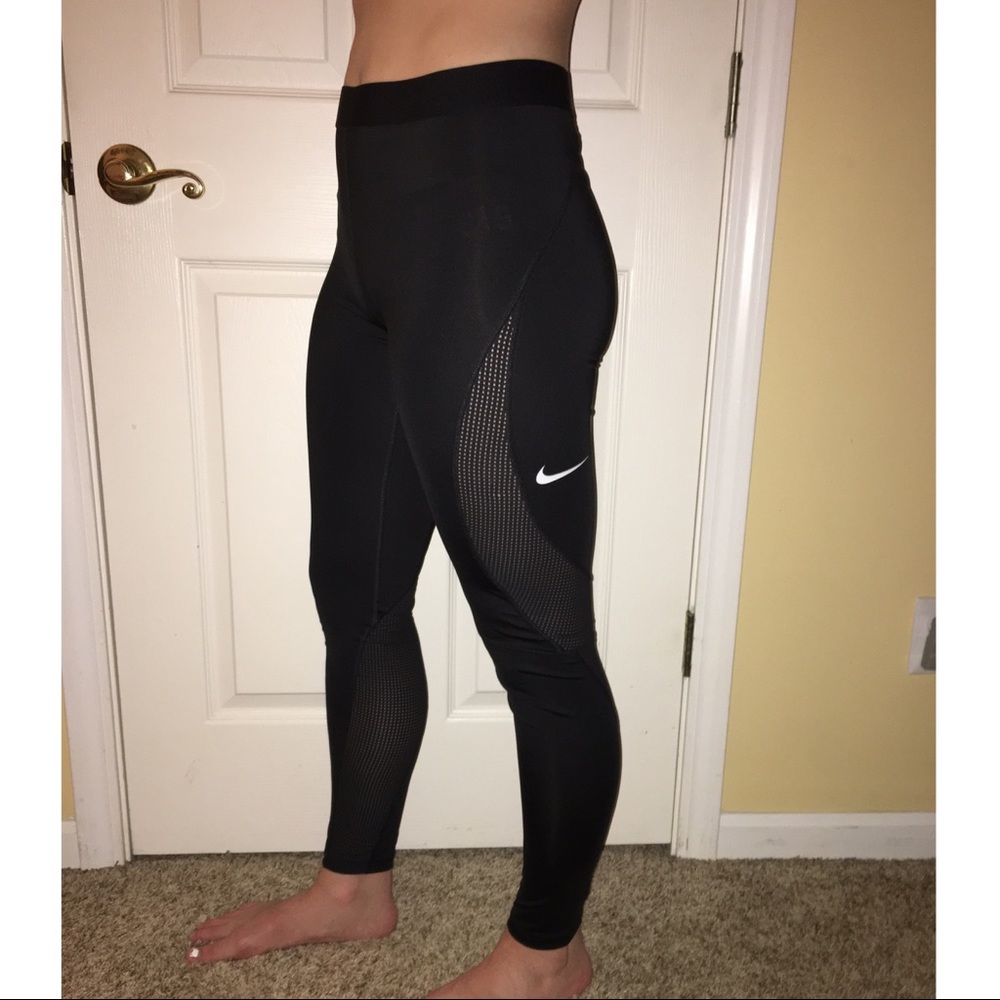 Nike pro hyper cool core tights