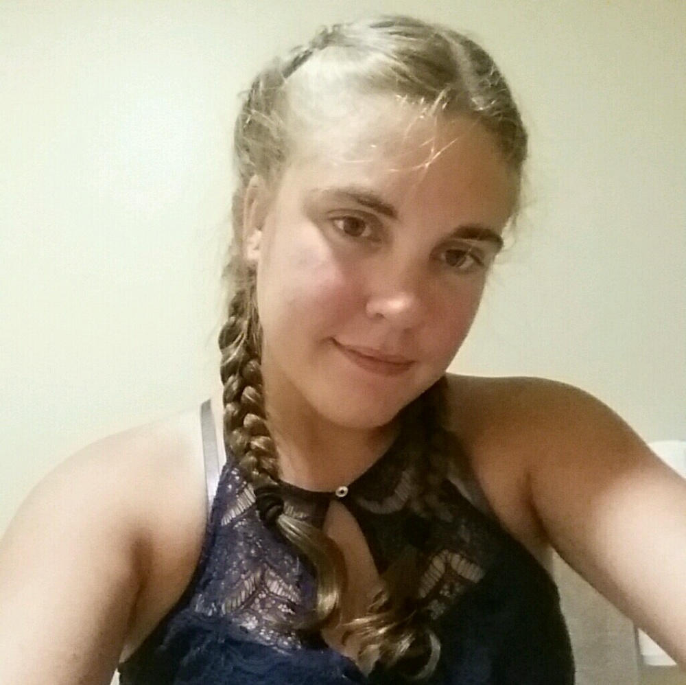 Meet your Posher, Moira