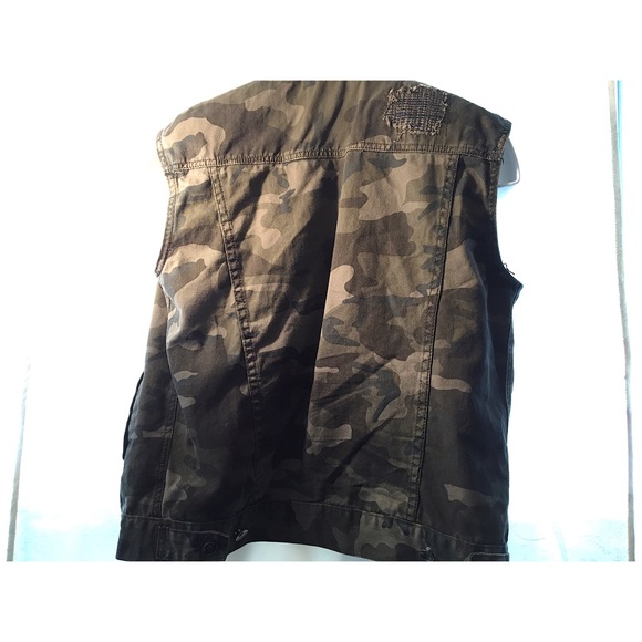 Springfield Camo Vest - Picture 5 of 5