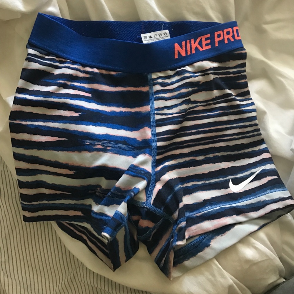 Nike Pro