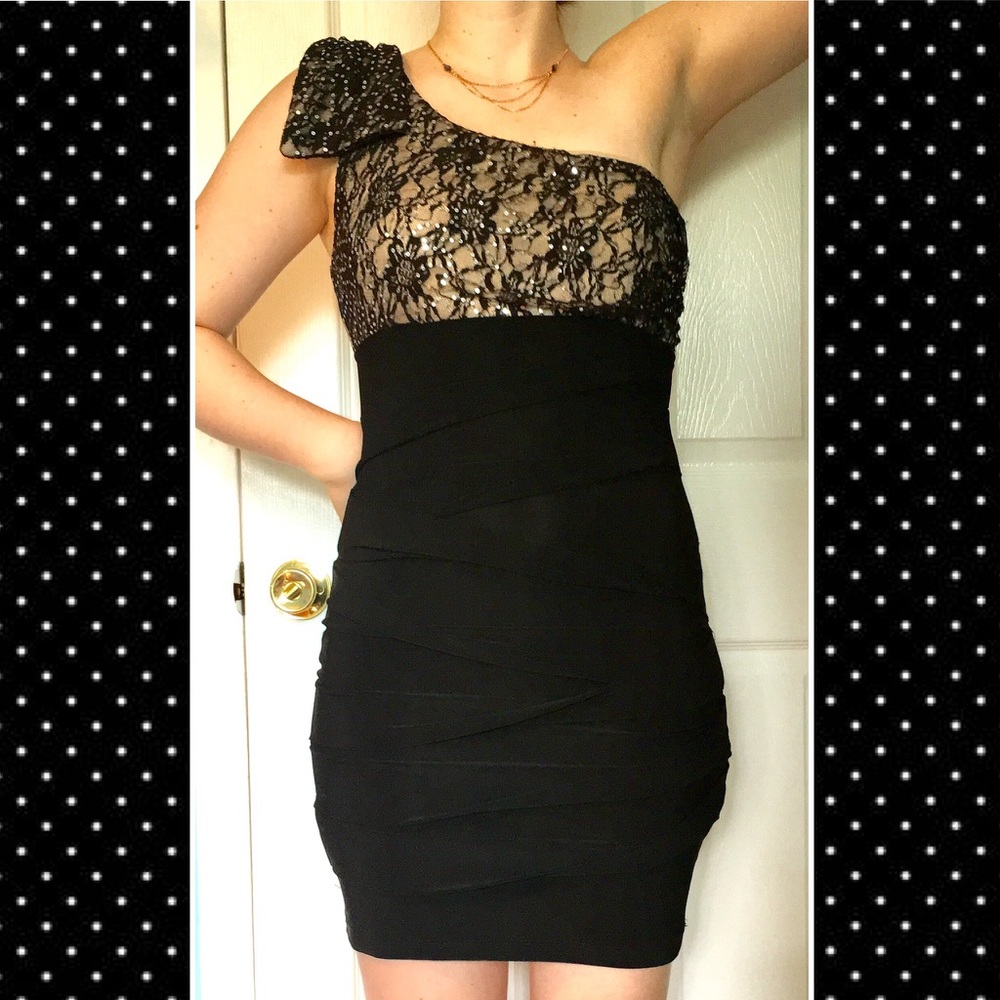 Black Lace Bodycon One-shoulder Asymmetrical Dress