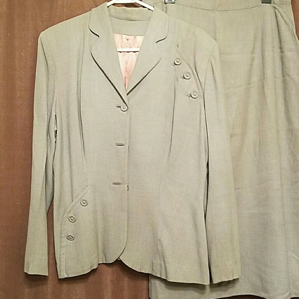 Vintage 1940 Gray Suit/ make me an offer
