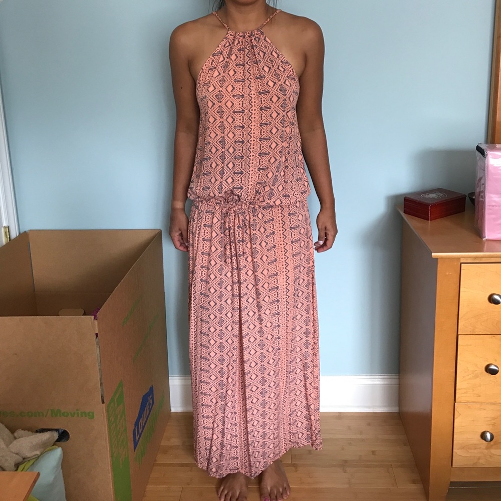 Peach patterned sleeveless dress