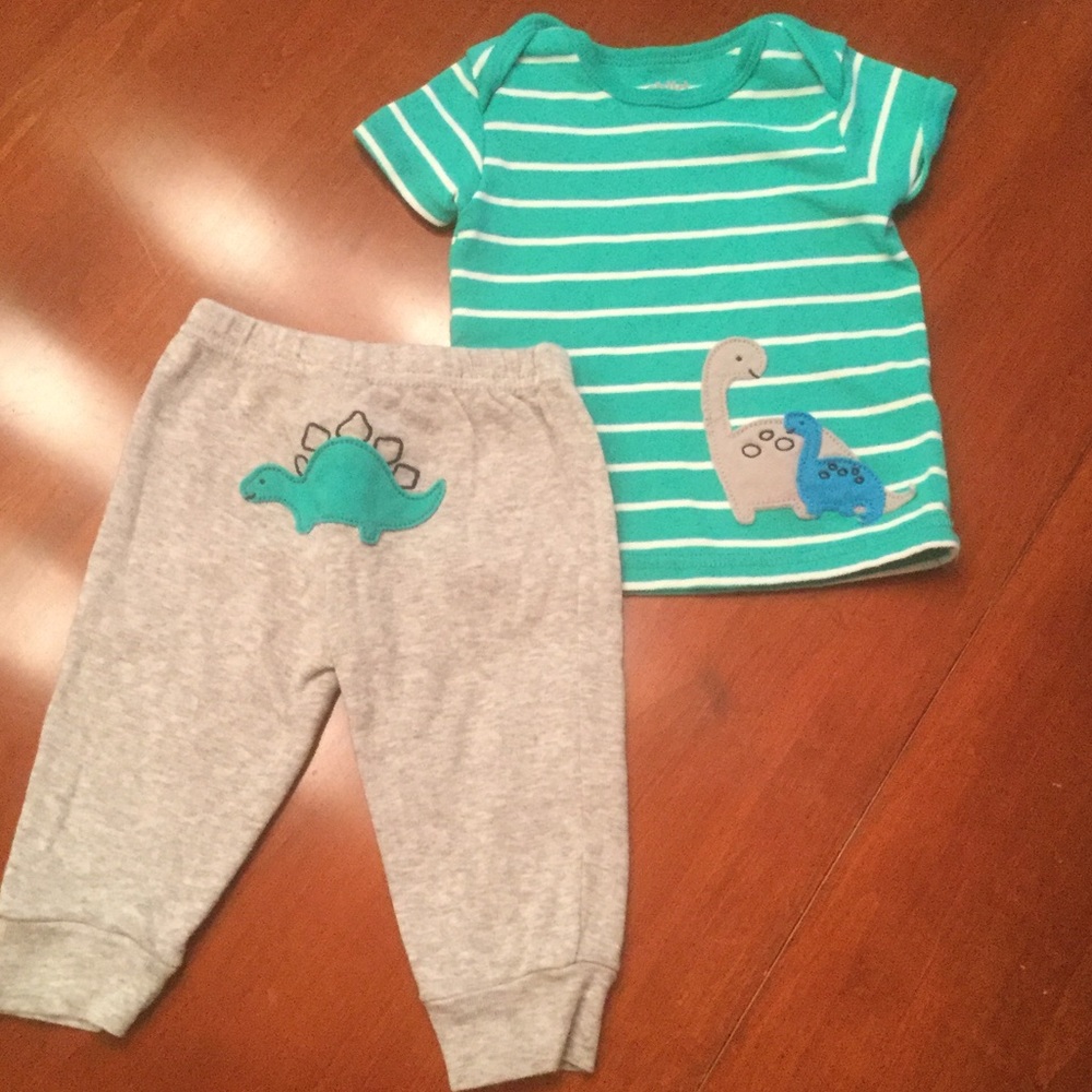 Carters Outfit - Picture 1 of 4