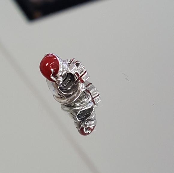 ☆SOLD☆Pandora Christmas Kitten Charm - Picture 4 of 4