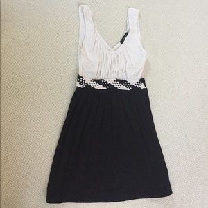 Black and white sleeveless dress
