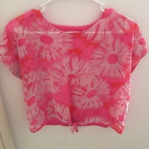 cute tee with flower design