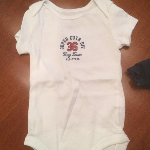 Carters Set - Picture 3 of 4