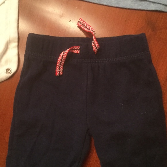 Carters Set - Picture 4 of 4