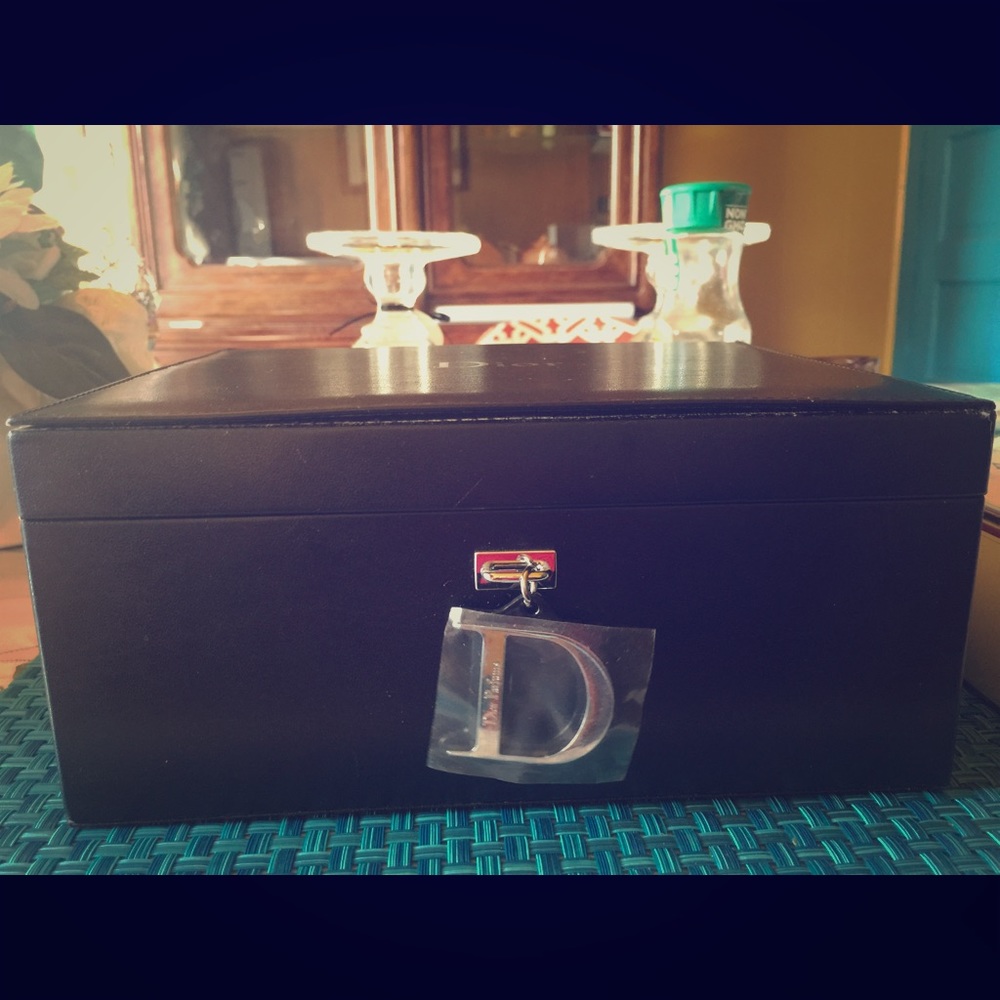 Dior box