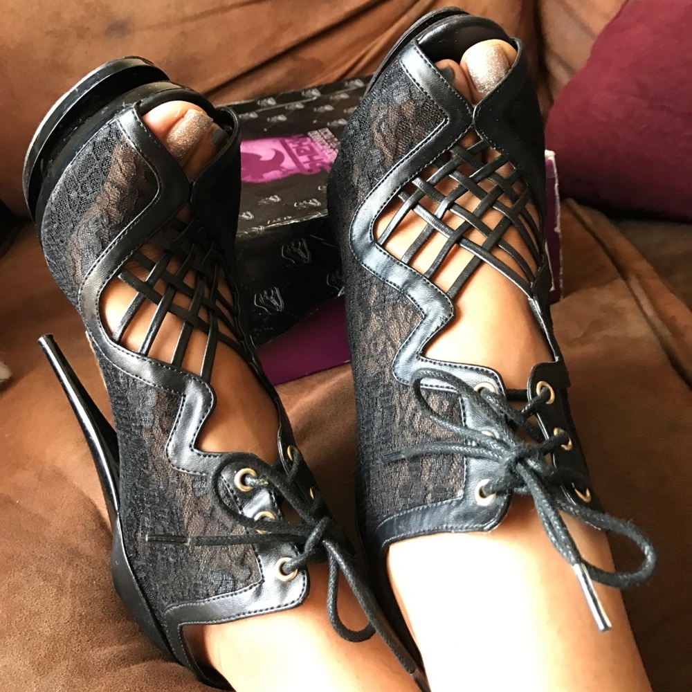 "Stilettos"