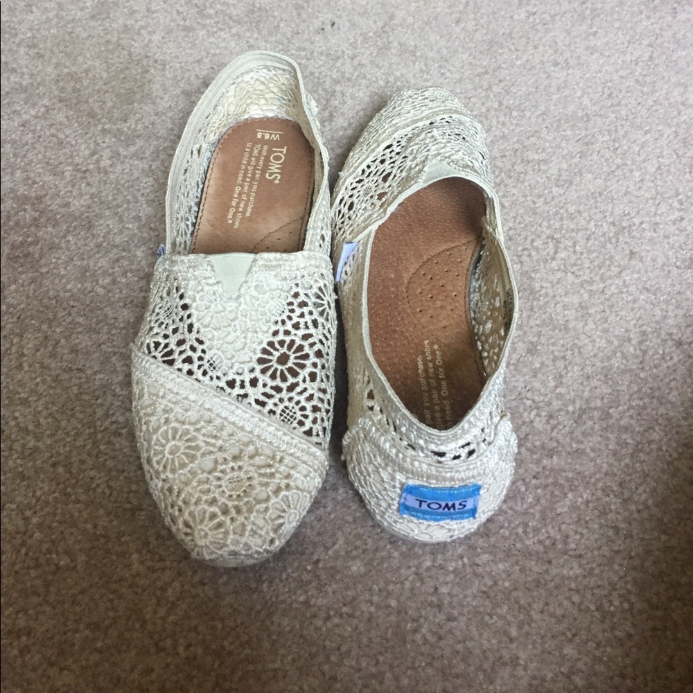 White crochet TOMS