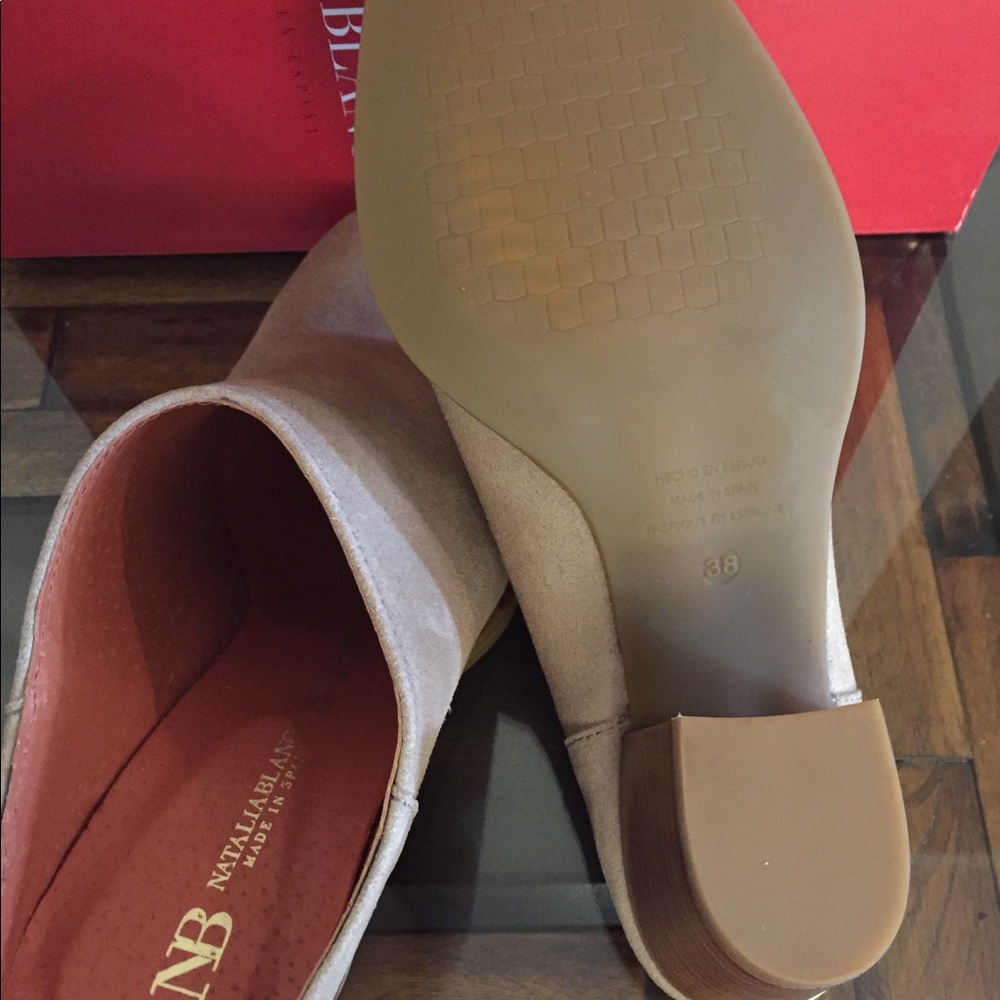 Natalia Blanco taupe suede stacked heel mule - Picture 4 of 5