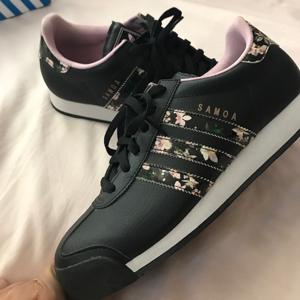Adidas Orchid / Leopard Samoa