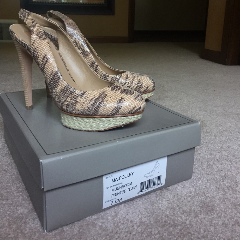 BCBGMAXAZRIA folly heels