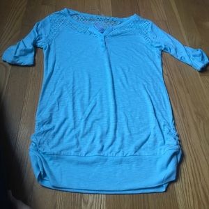 blue 1/2 sleeve shirt