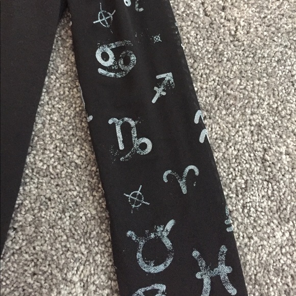 LF zodiac shirt - Picture 2 of 3