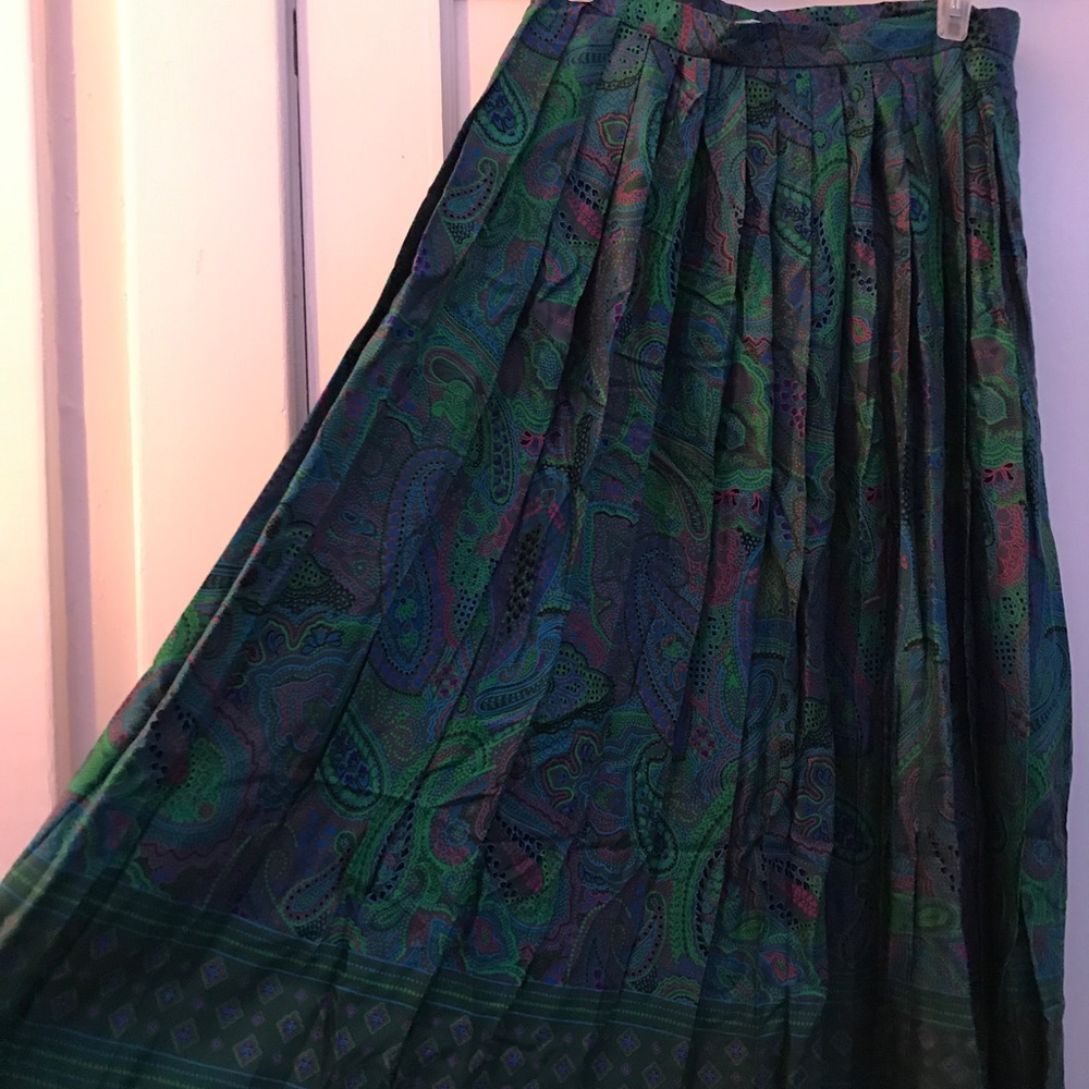 Beautiful Evan Picone Pleated Patterned Maxi Skirt