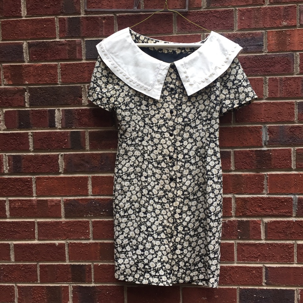 Vintage Daisy Dress With Collar