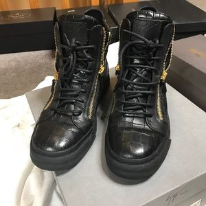 Giuseppe Zanotti High Top Sneaker