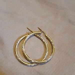 2 14kt gold hoop earing