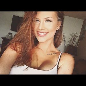 Meet your Posher, Kayla