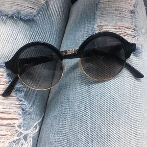 Round sunglasses