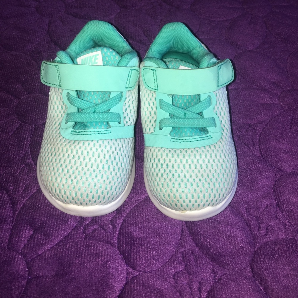 Toddler girl Nike Free RN shoes
