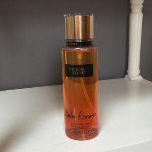 VS Amber Romance Body Spray