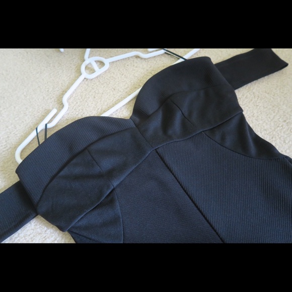 Black off the shoulder Bodycon - Picture 2 of 2