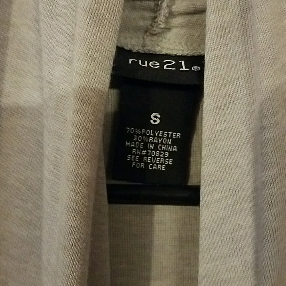 Rue 21 cover up - Picture 4 of 4