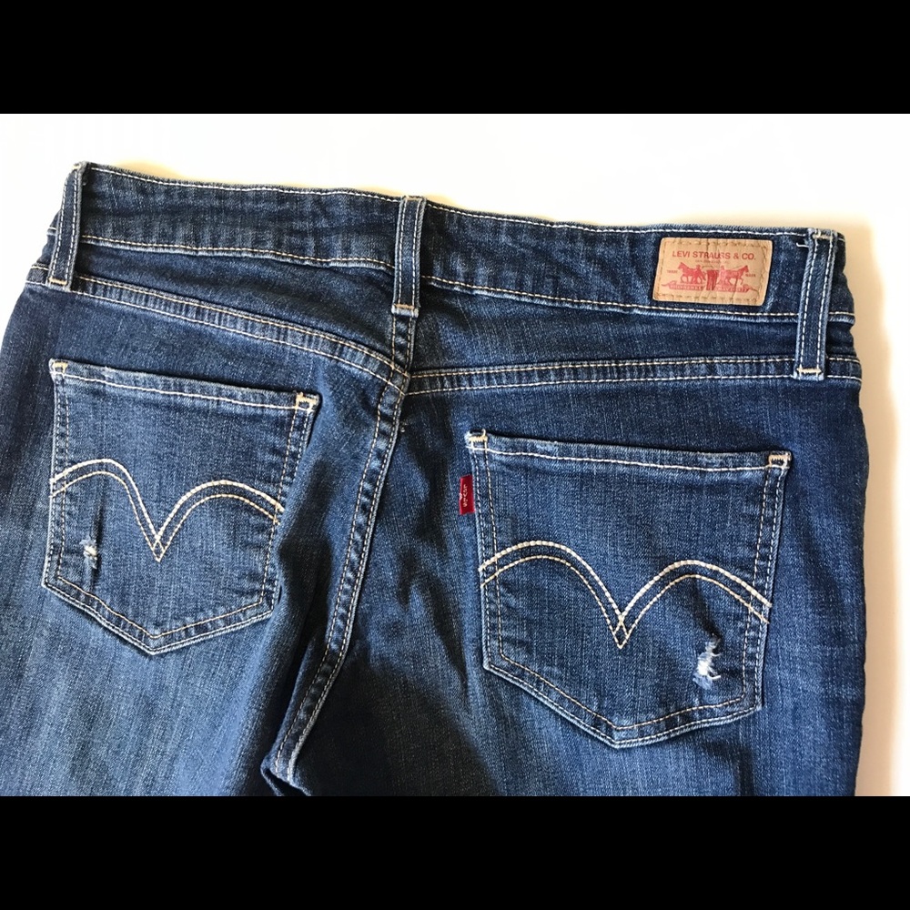 Women's Ripped Levi's Jeans 👖