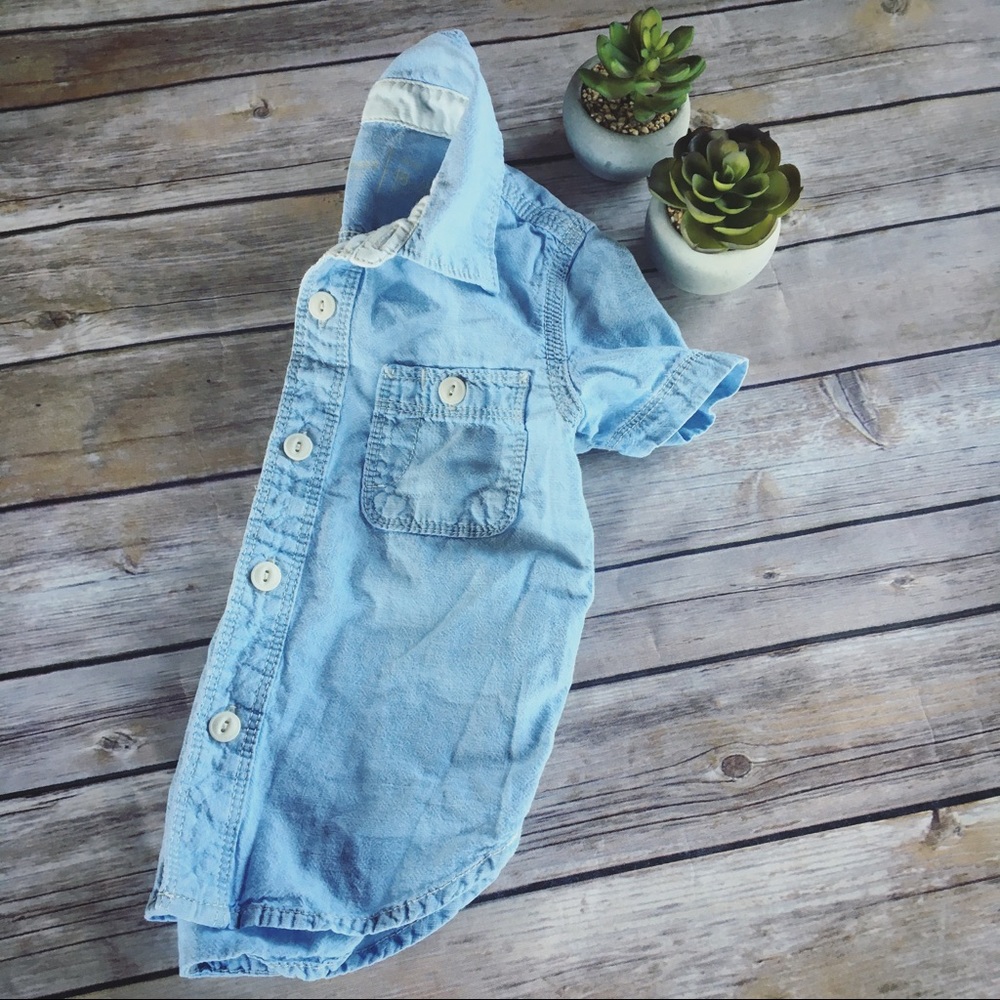Gap chambray short sleeve button down