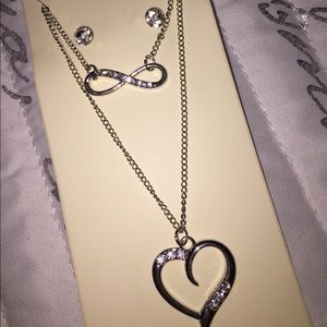 🎉Necklace and earring set🎉