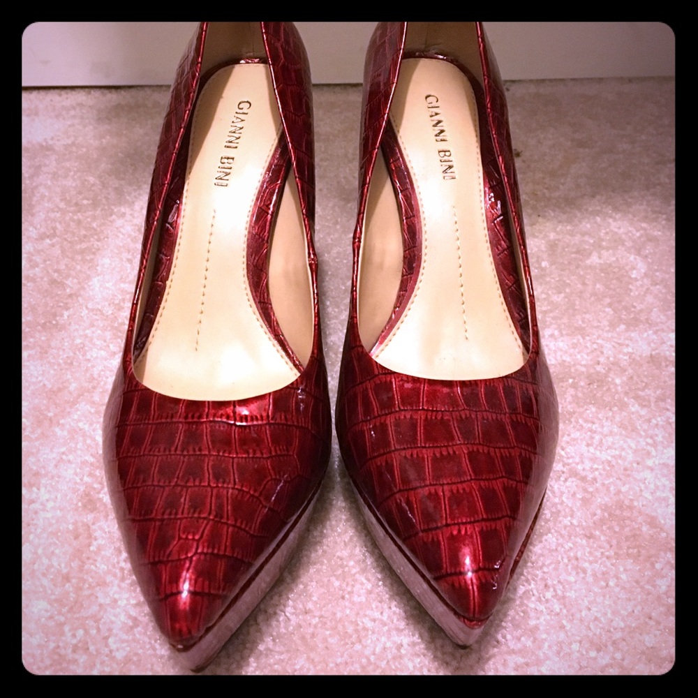 Gianni Bini red pumps