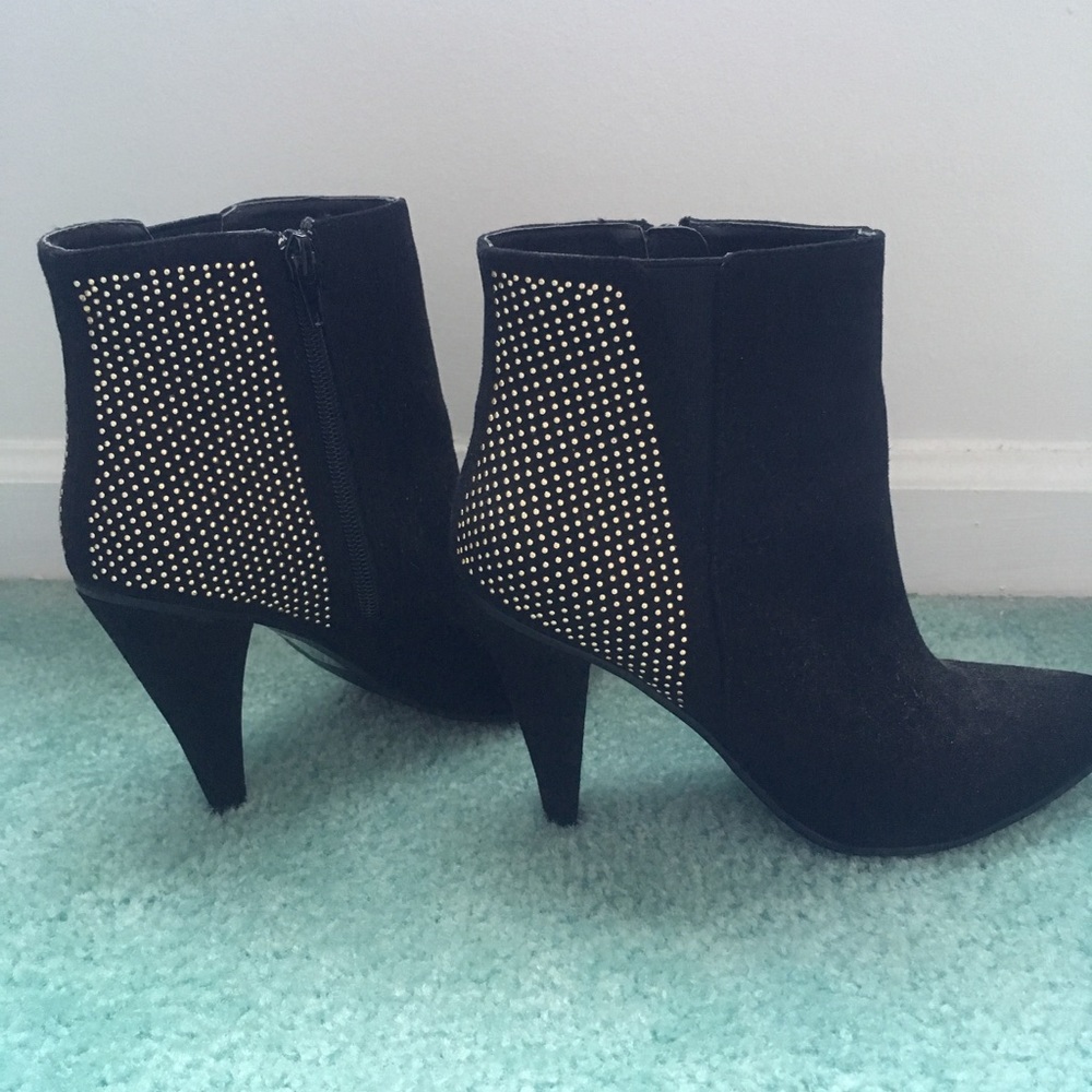 Low studded Boots!