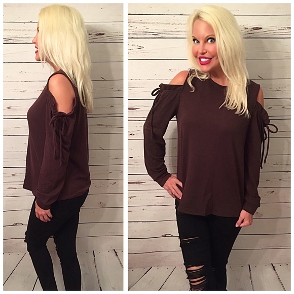 LAST One!! Plum cold shoulder ruffle sweatshirt - Picture 2 of 5