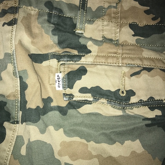 Levi's chino camo pants 30x30 - Picture 2 of 4
