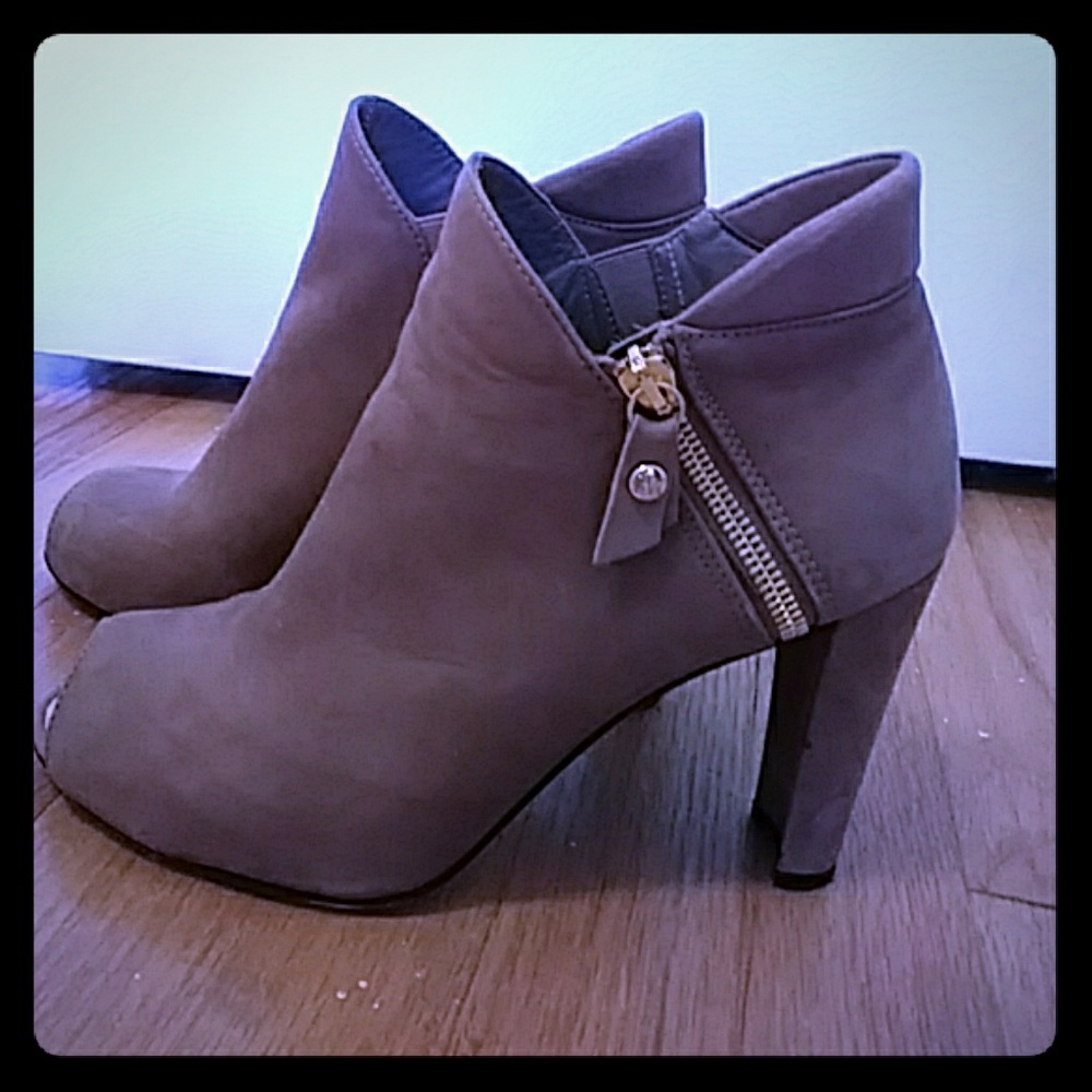 Stuart Weitzman peep toe booties MUST GO!!!