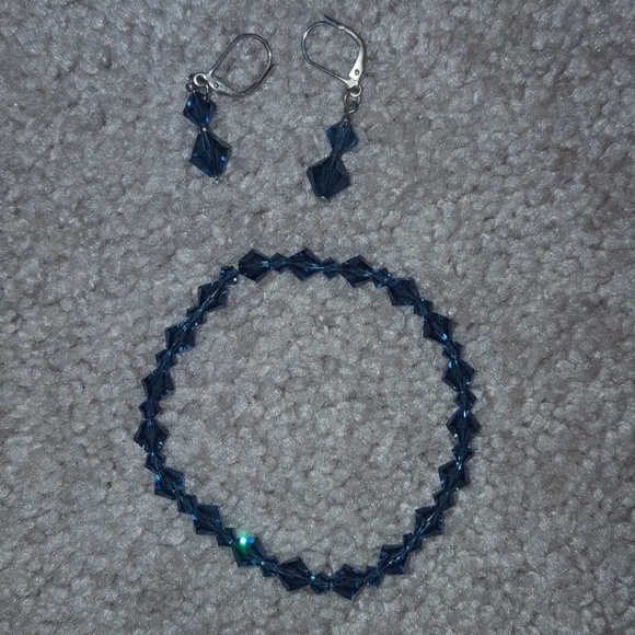 Bracelet with matching earrings - Picture 1 of 3