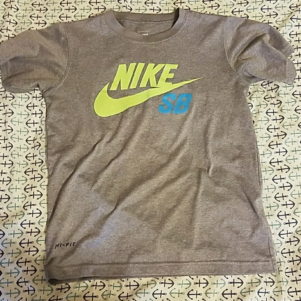 Nike t-shirt
