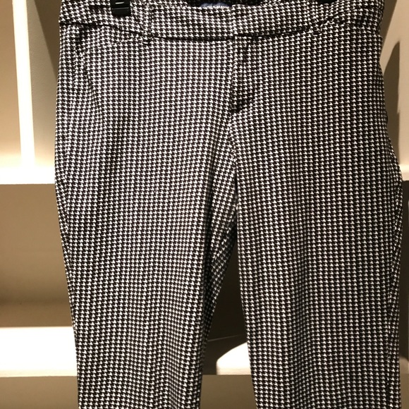Old Navy Pixie Pants - Picture 3 of 3