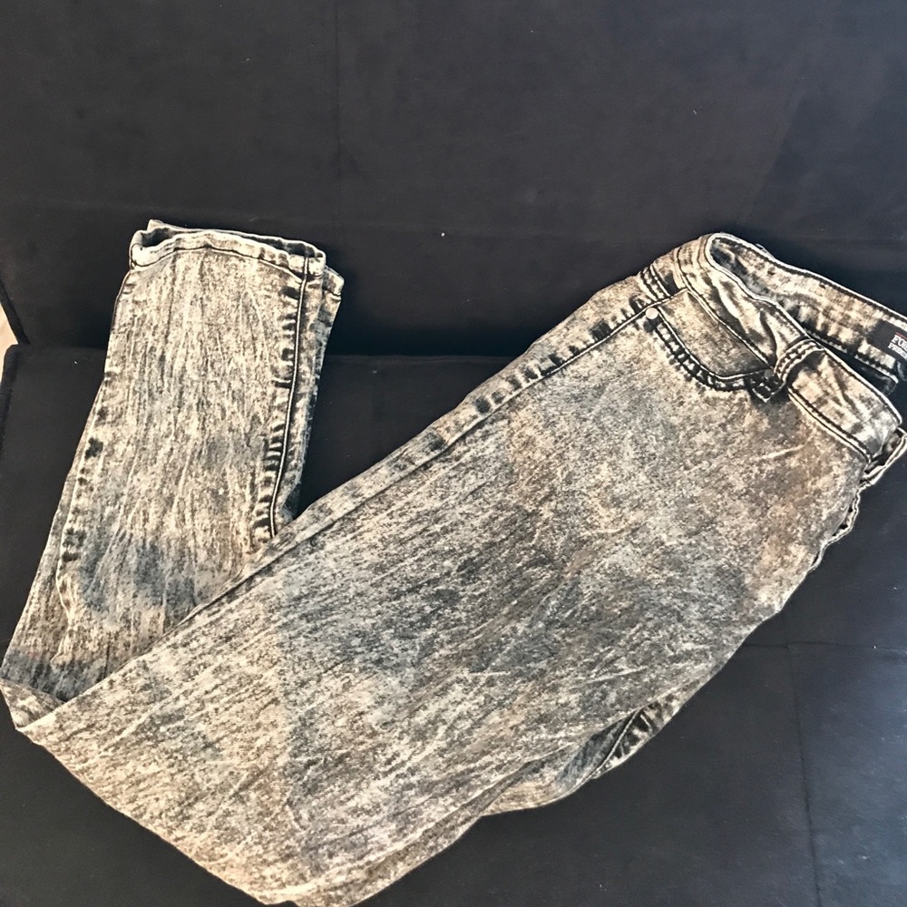 Acid wash skinny jeans